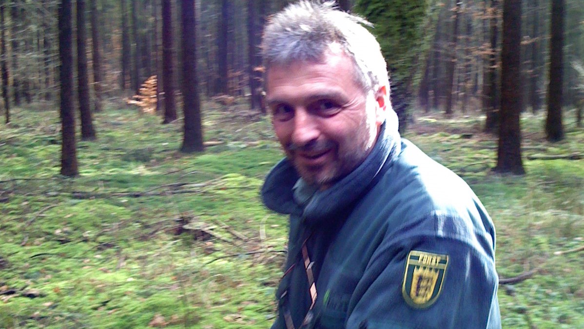 Schnappschuss von Revierförster Gunther Glasbrenner im Wald | Foto: Dr. Gerhard Baldes