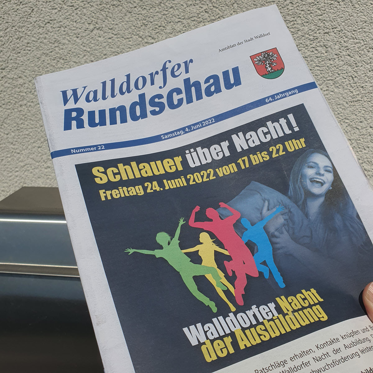Die Walldorfer Rundschau 2022 Nr. 22 frisch aus dem Briefkasten geholt | Foto: Dr. Clemens Kriesel